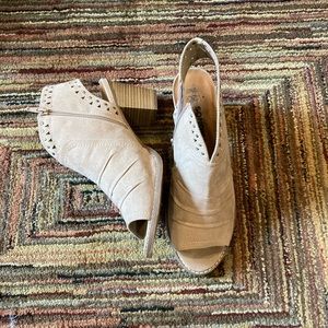 Sonoma Peak Toe Heels (Size 11)